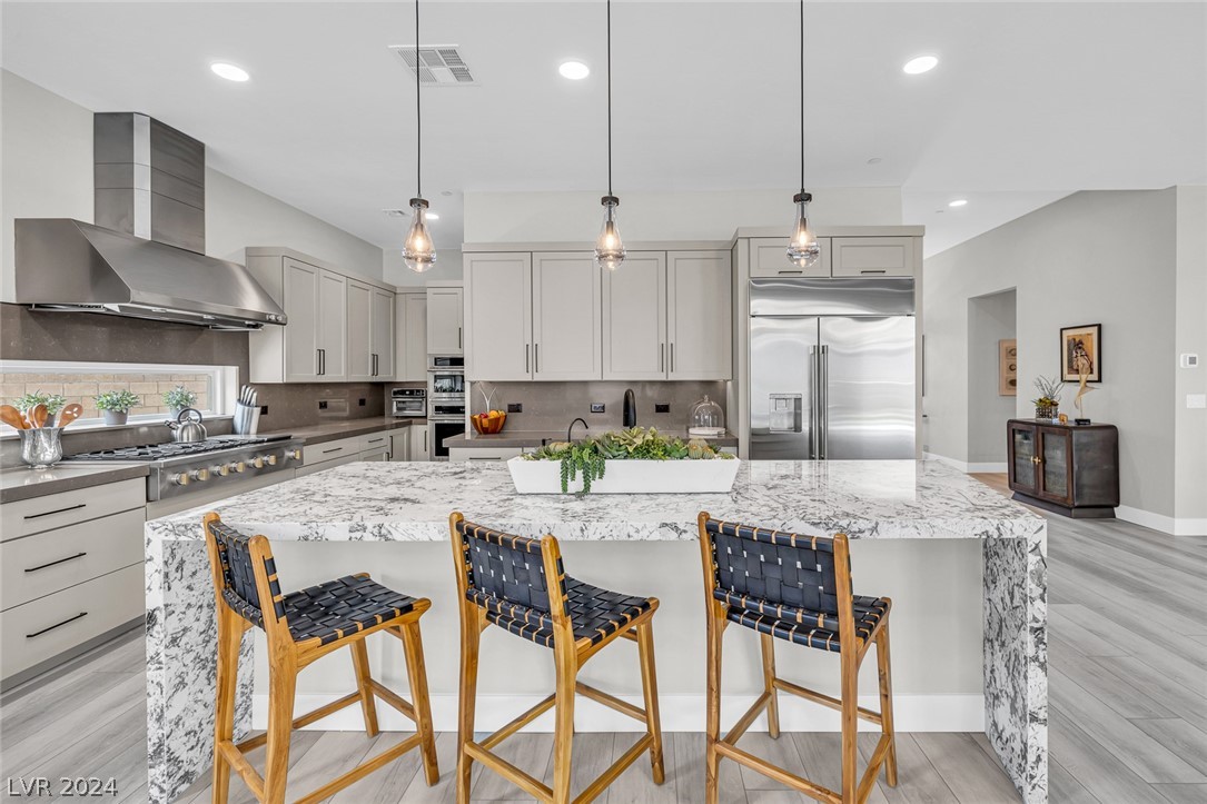 397 Cliff Terrace Avenue