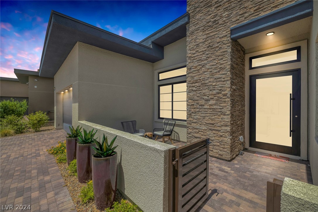 397 Cliff Terrace Avenue