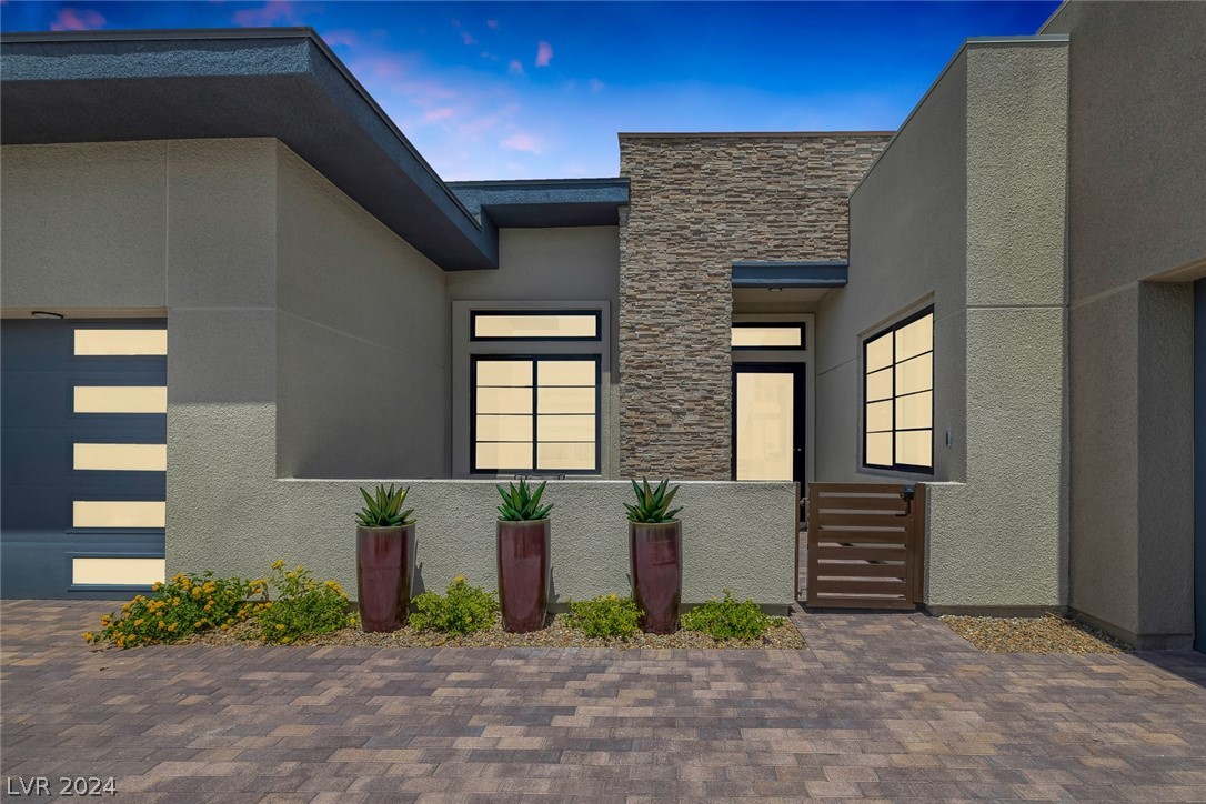 397 Cliff Terrace Avenue