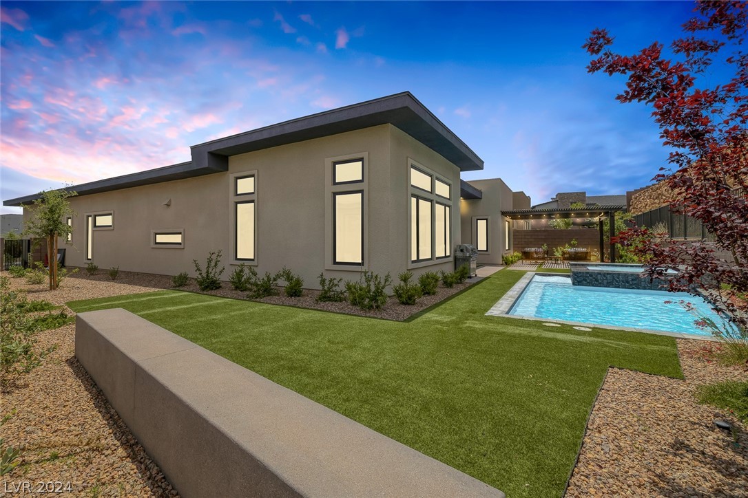 397 Cliff Terrace Avenue