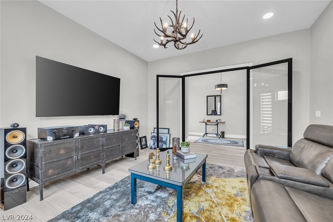 397 Cliff Terrace Avenue