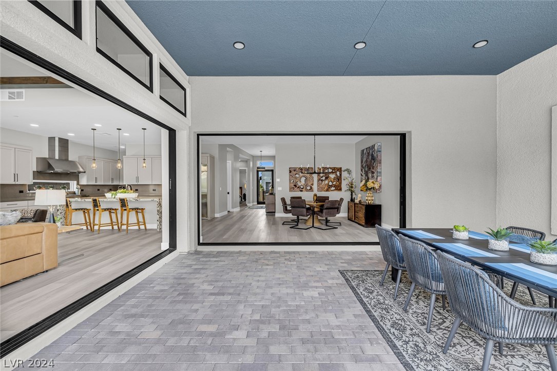 397 Cliff Terrace Avenue