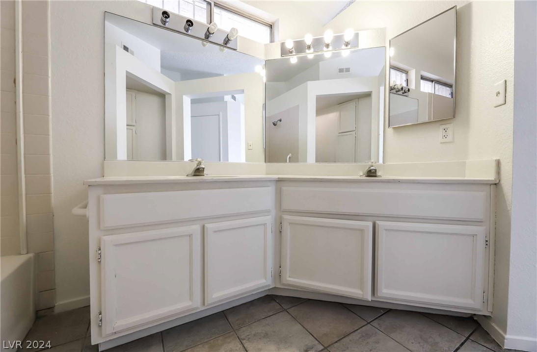5260 Coral Vine Way