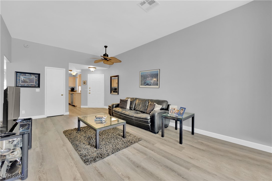 3125 North Buffalo Drive 2147