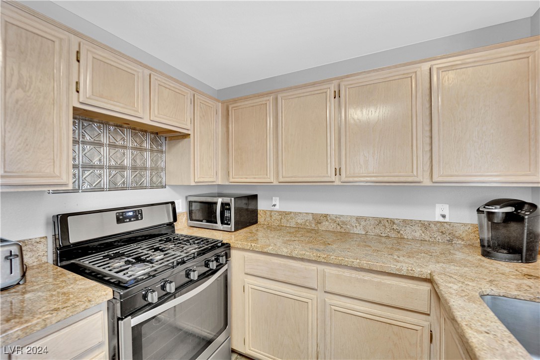 3125 North Buffalo Drive 2147
