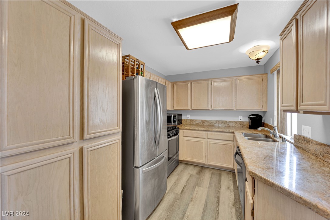 3125 North Buffalo Drive 2147