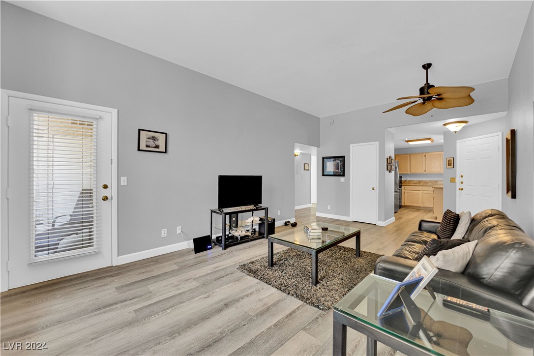 3125 North Buffalo Drive 2147