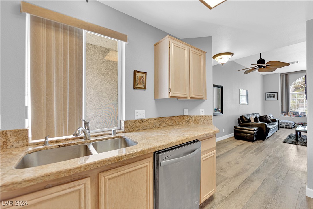 3125 North Buffalo Drive 2147