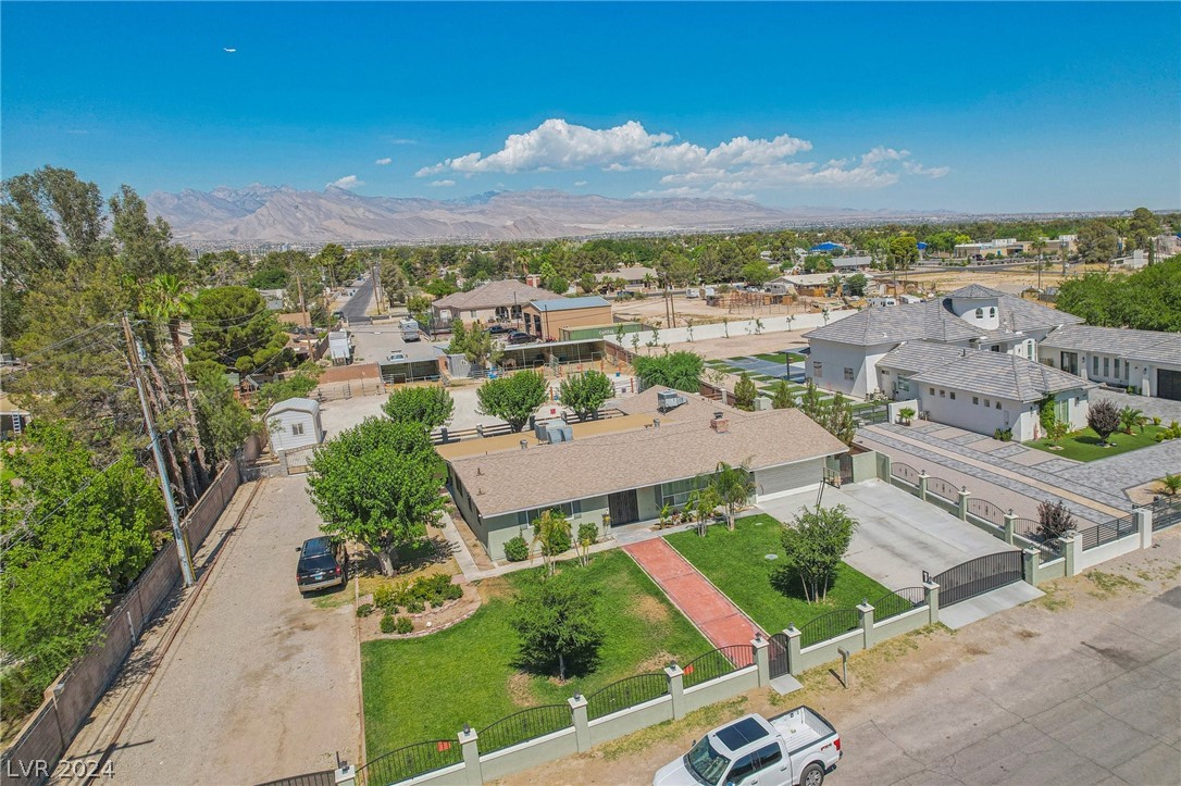 3311 Mustang Street