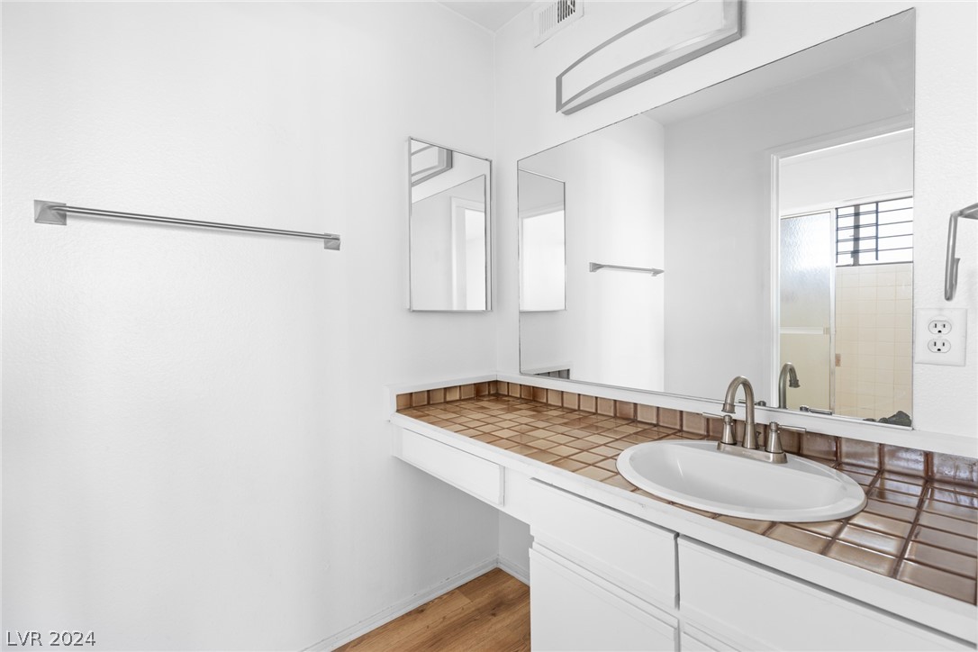 2080 Karen Avenue 36