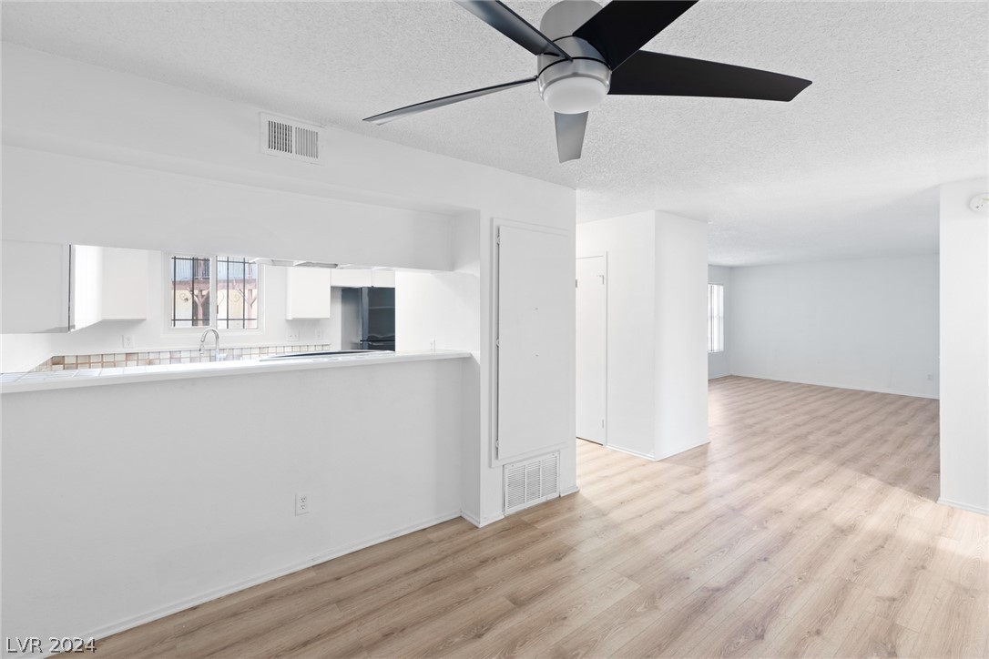 2080 Karen Avenue 36