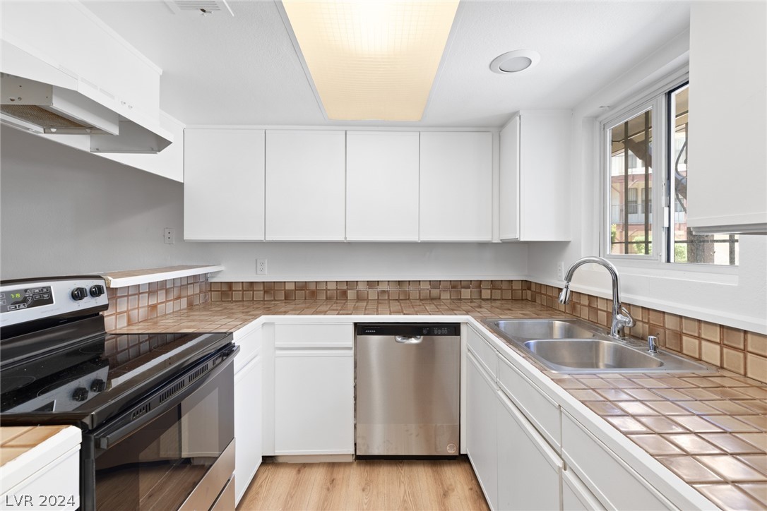 2080 Karen Avenue 36