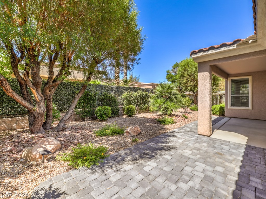 10382 Abisso Drive