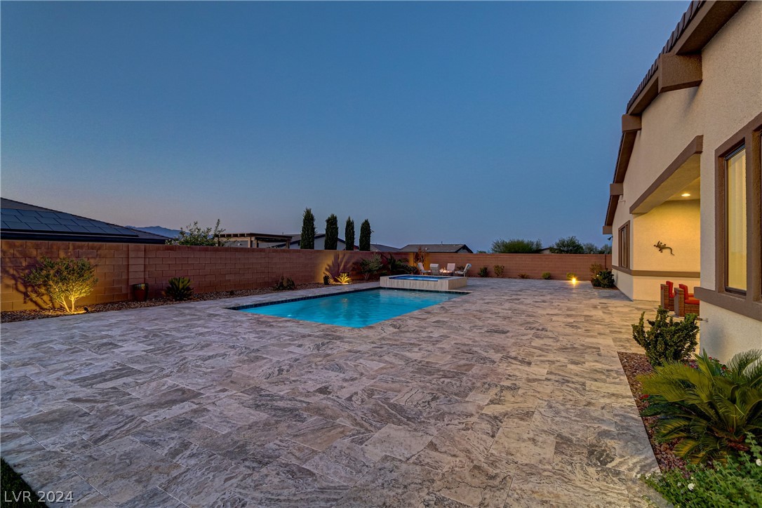 8542 Wolf Mountain Court