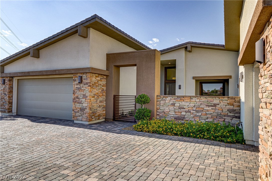8542 Wolf Mountain Court