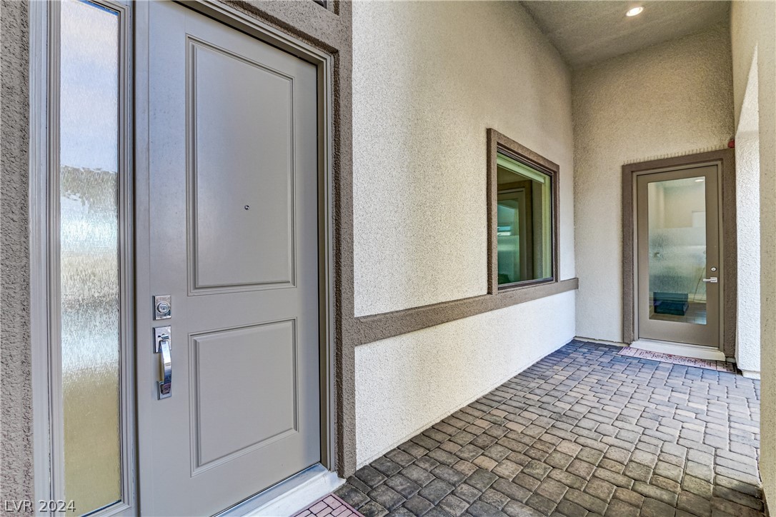 8542 Wolf Mountain Court