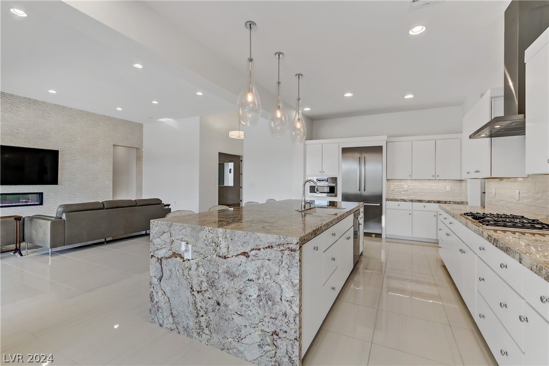 8542 Wolf Mountain Court