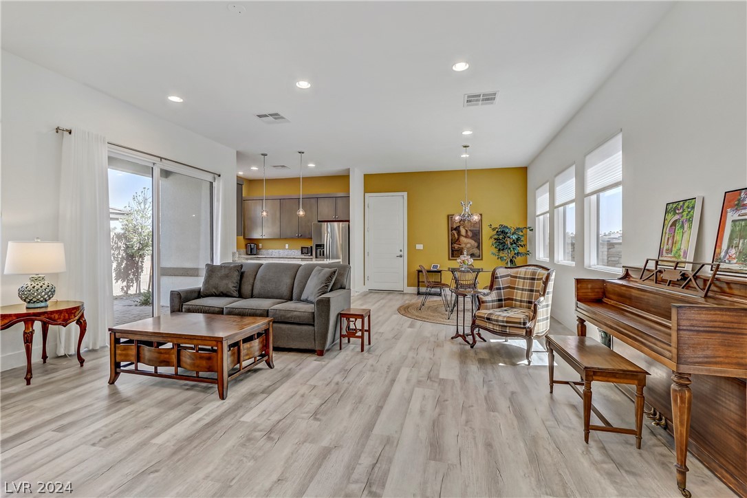 8542 Wolf Mountain Court