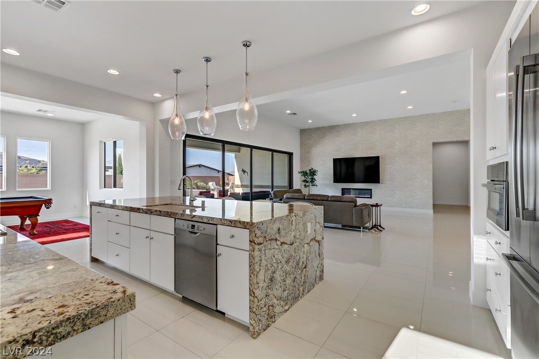 8542 Wolf Mountain Court