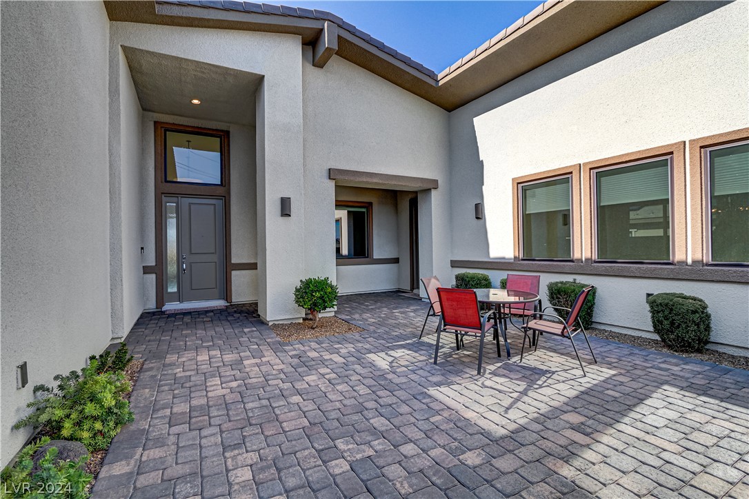 8542 Wolf Mountain Court