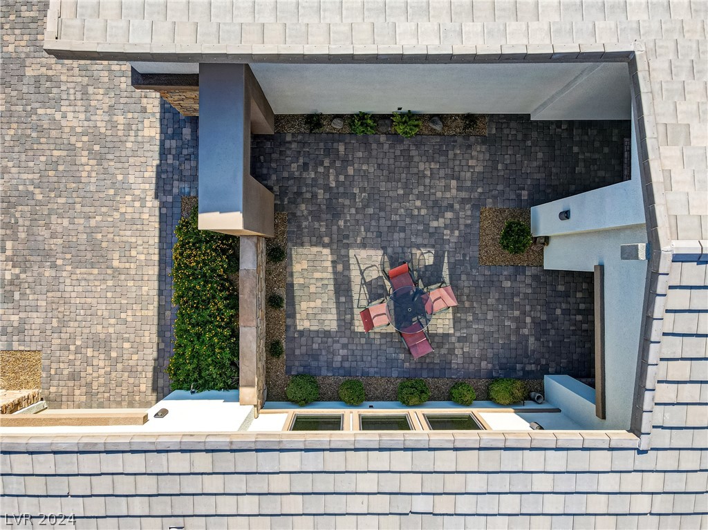 8542 Wolf Mountain Court