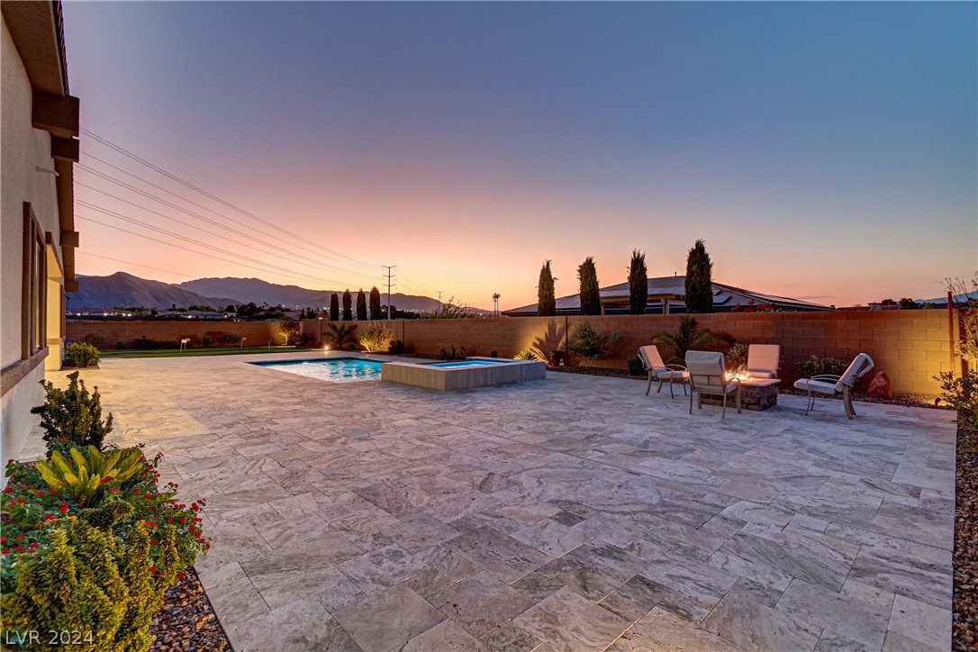 8542 Wolf Mountain Court