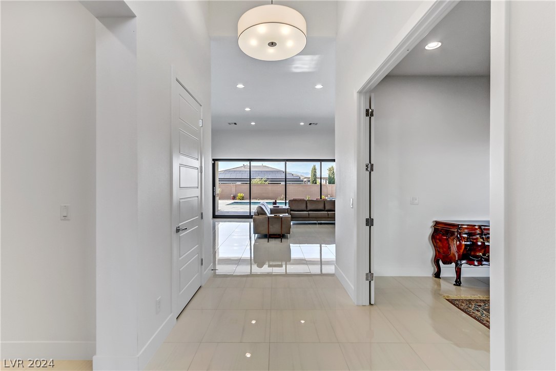 8542 Wolf Mountain Court