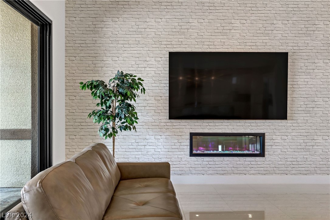 8542 Wolf Mountain Court