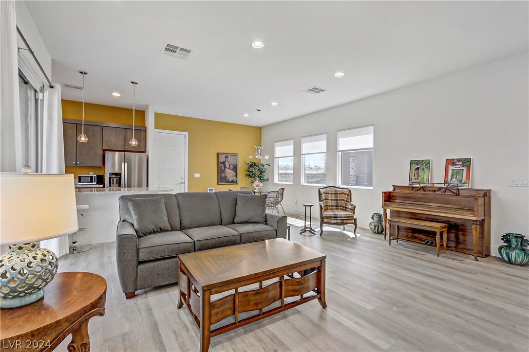8542 Wolf Mountain Court