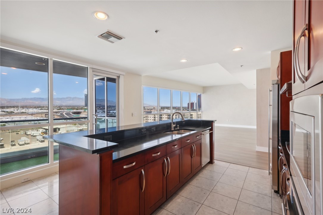 4575 Dean Martin Drive 1008