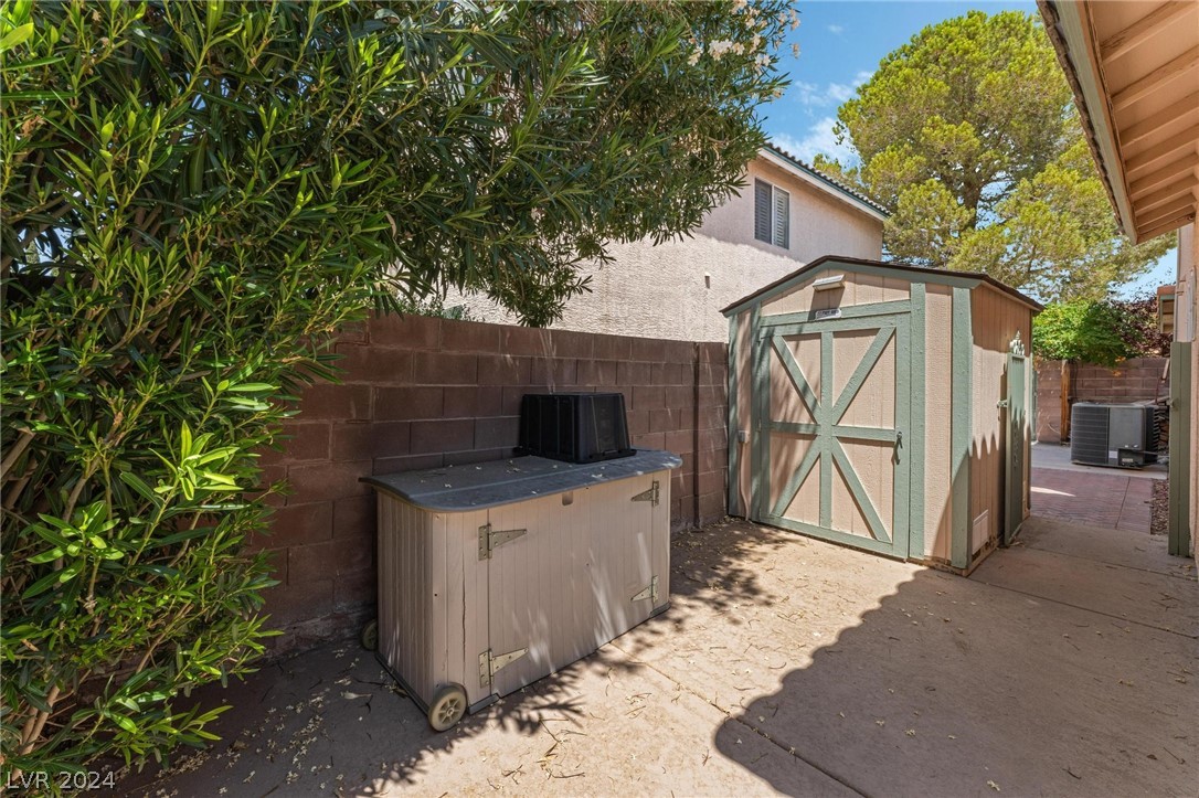 9915 Gray Sea Eagle Avenue