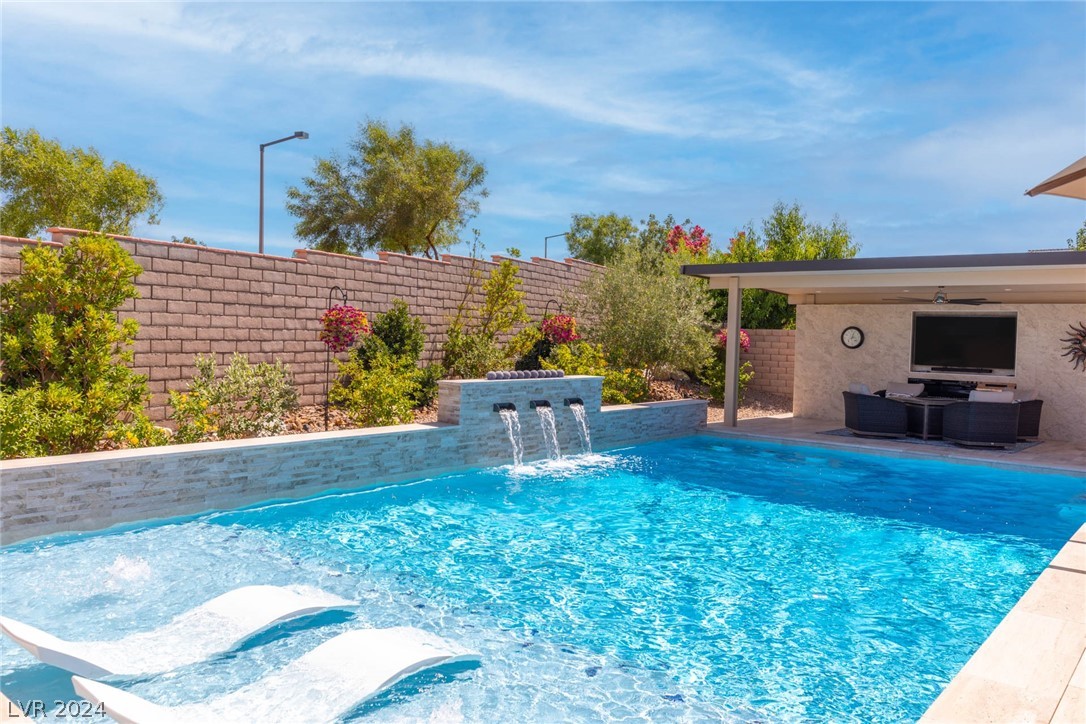 268 Tarragona Breeze Avenue