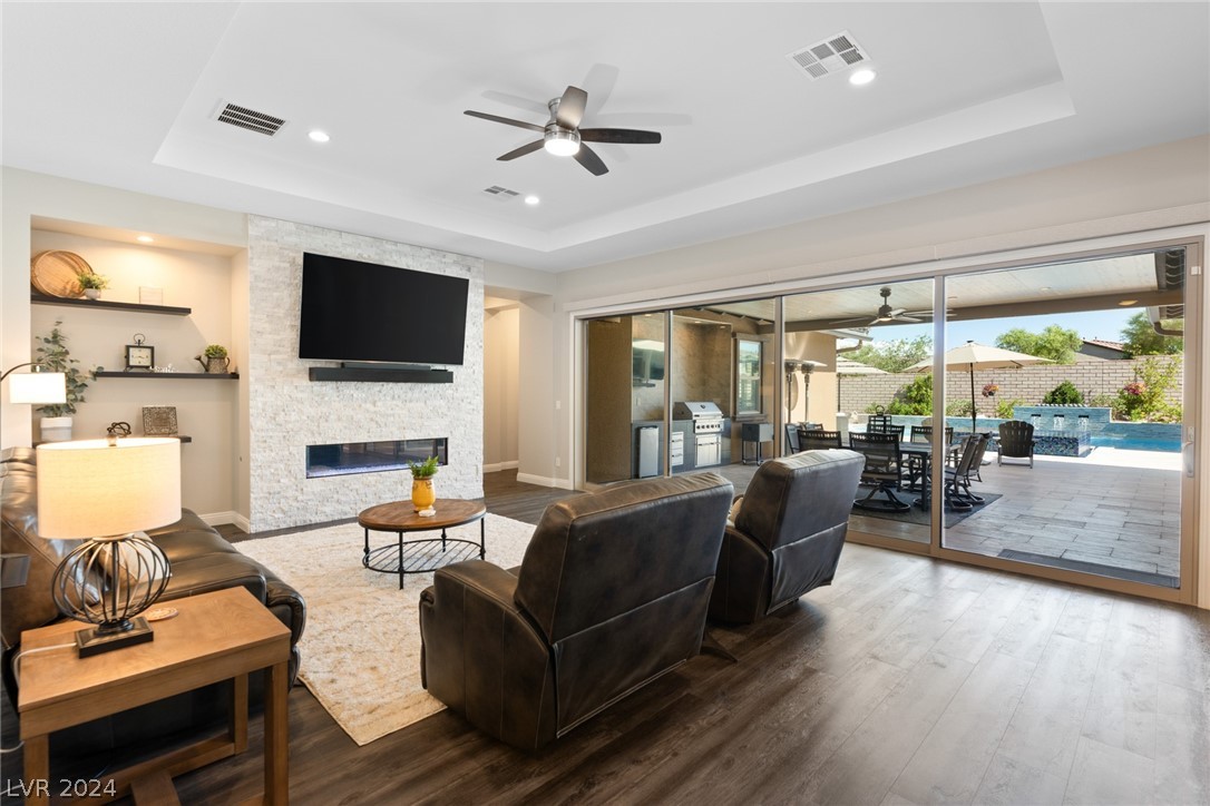 268 Tarragona Breeze Avenue