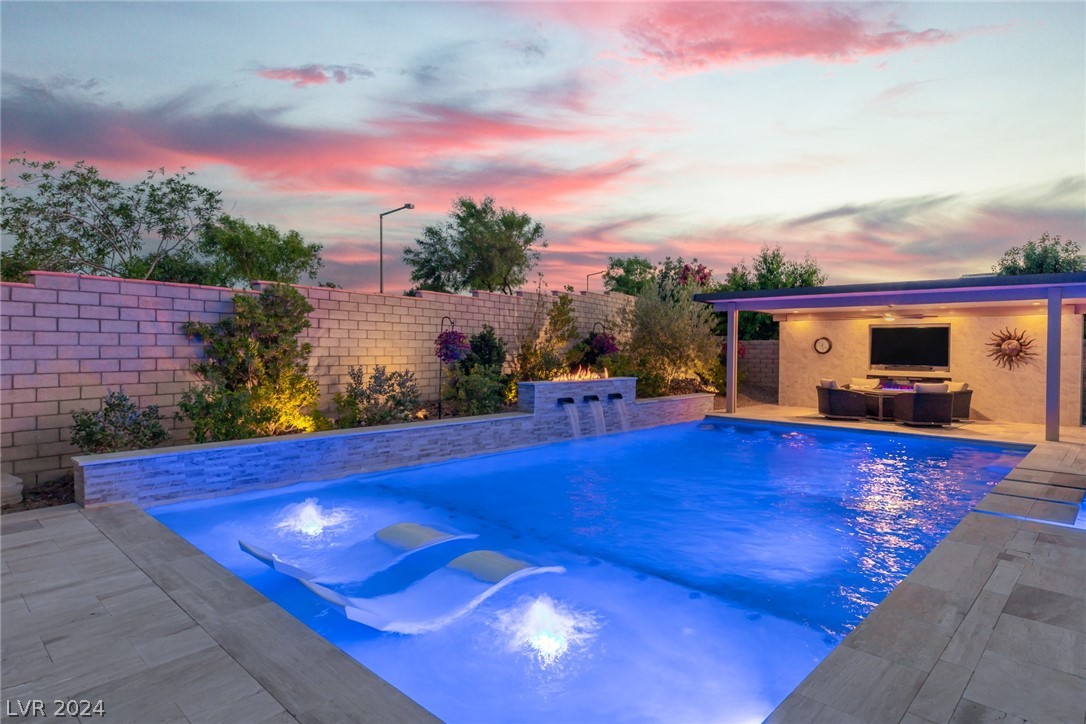 268 Tarragona Breeze Avenue