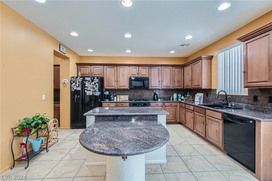 8041 Redbud Vine Street