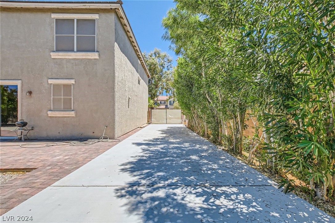 8041 Redbud Vine Street