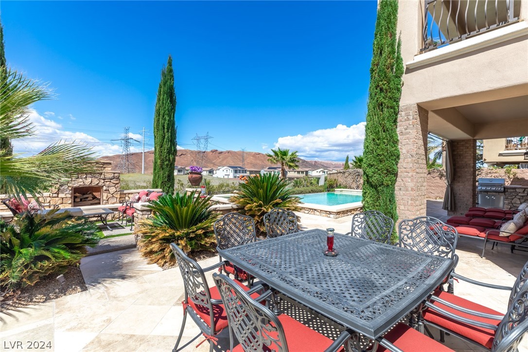 67 Contrada Fiore Drive