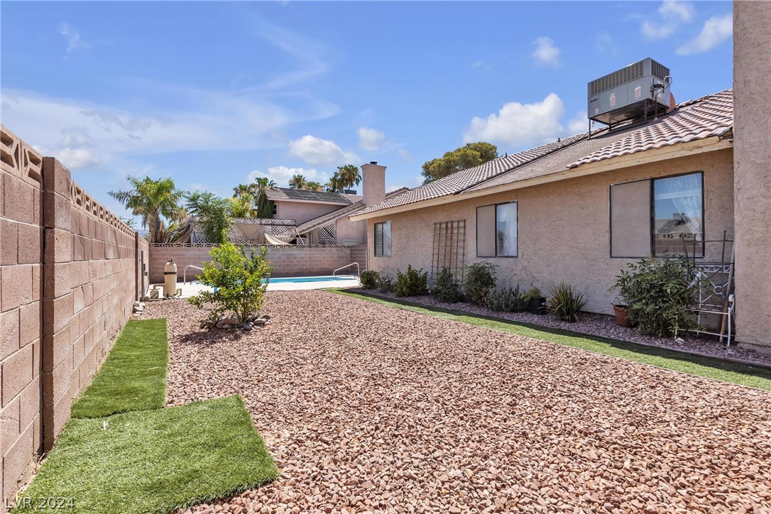 3342 Del Marino Street