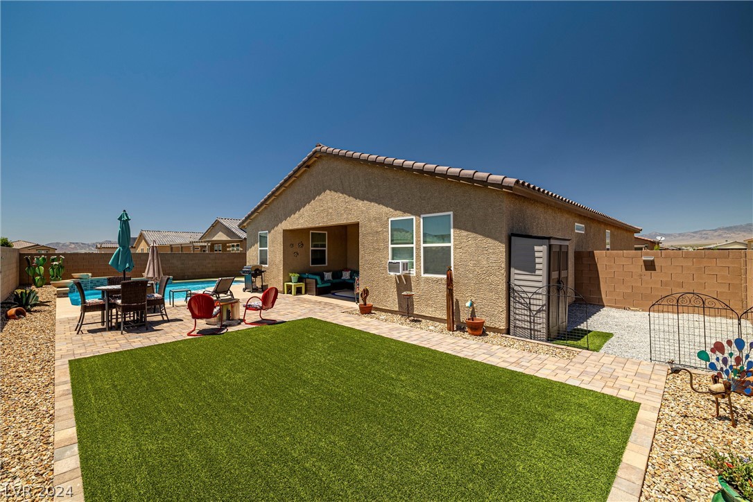 3569 East Moffat Avenue
