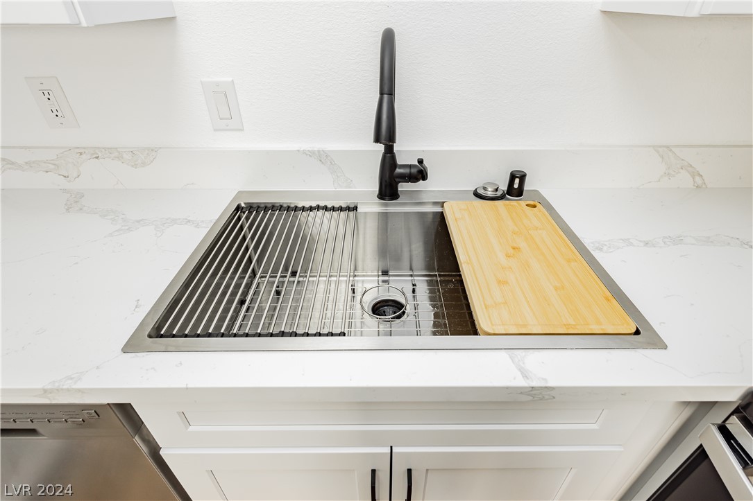 4300 North Lamont Street 216