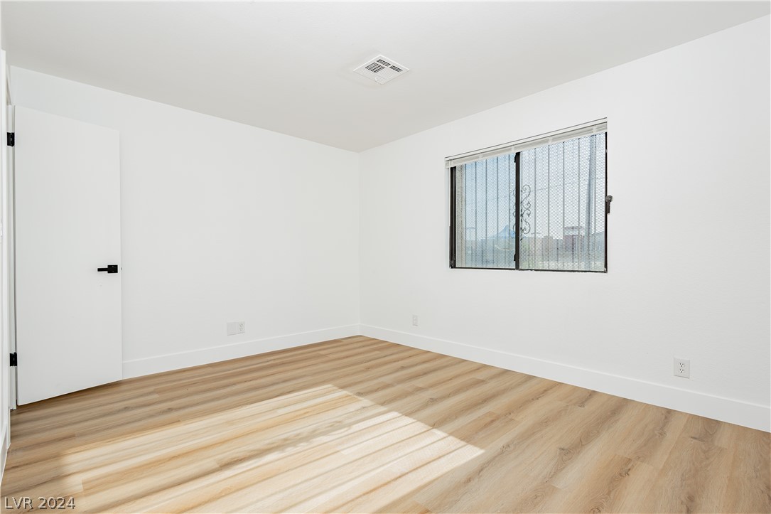 4300 North Lamont Street 216