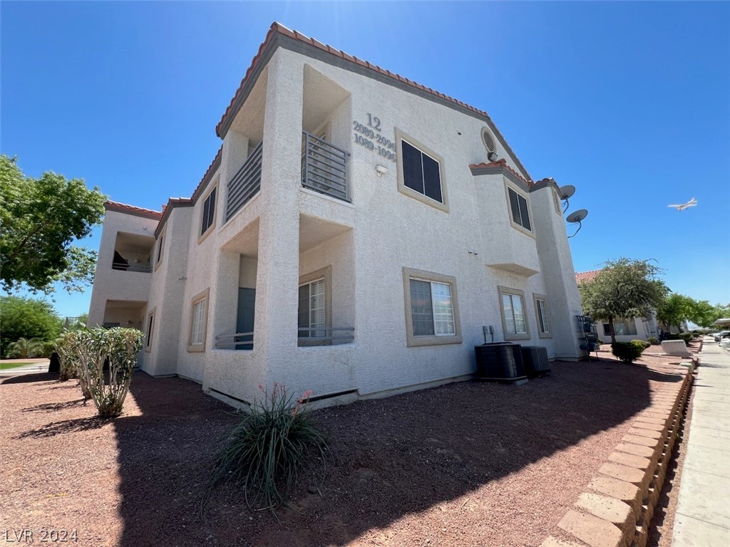 3318 North Decatur Boulevard 2095