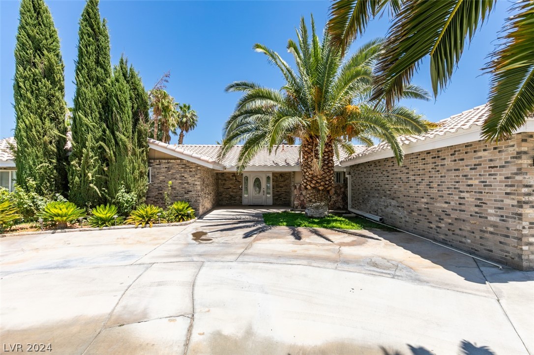 1310 VIRGINIA CITY Avenue