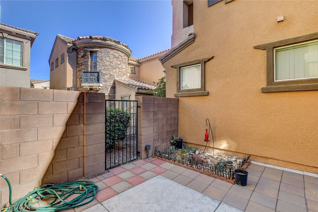 2366 Malaga Peak Street