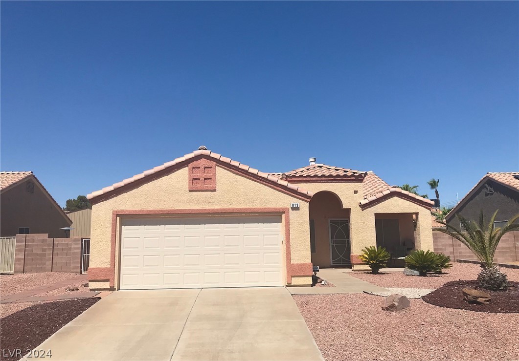 813 Mesa Pine Court