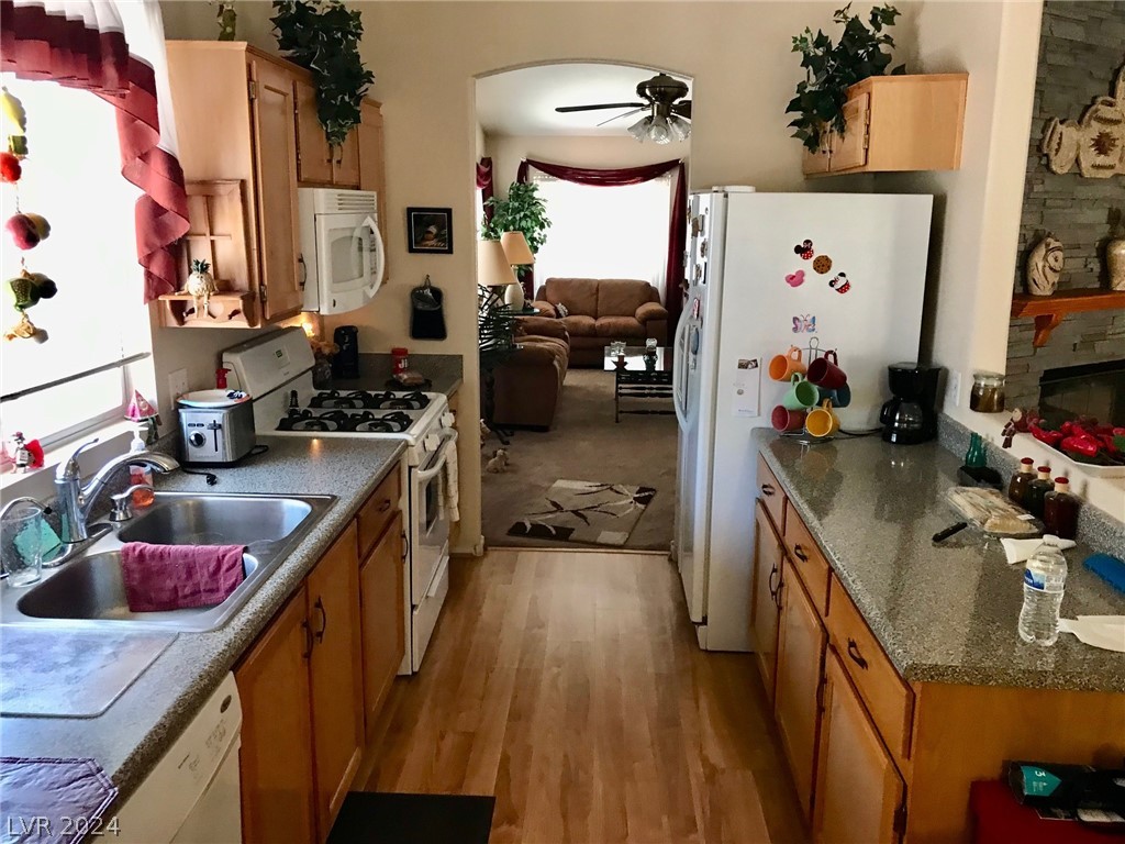 813 Mesa Pine Court