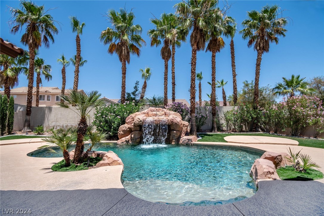 9636 Phoenician Avenue