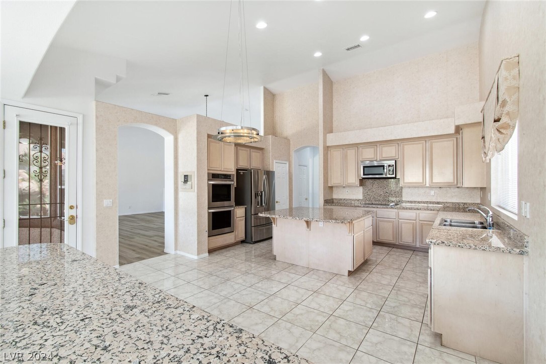 9636 Phoenician Avenue