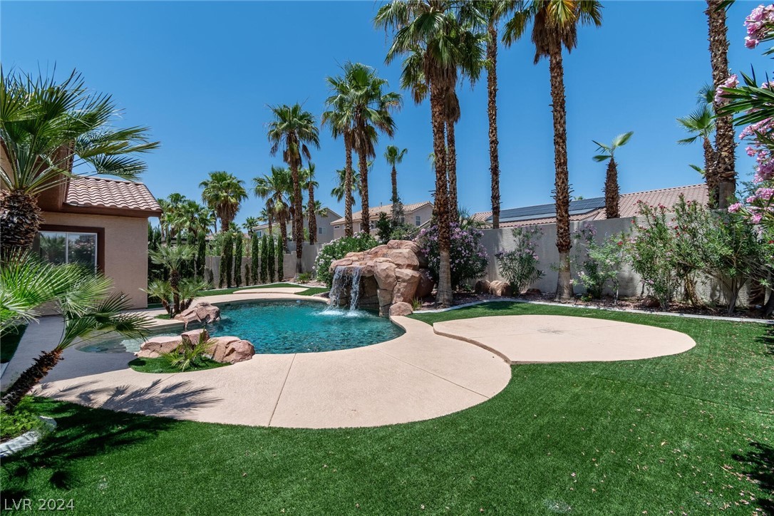 9636 Phoenician Avenue