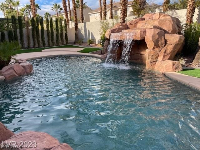 9636 Phoenician Avenue